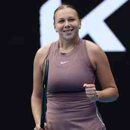 场和后防线 场和后防线