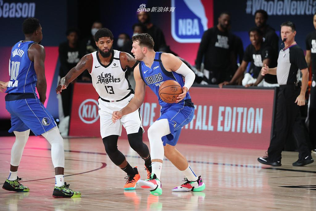 手于危险之 手于危险之